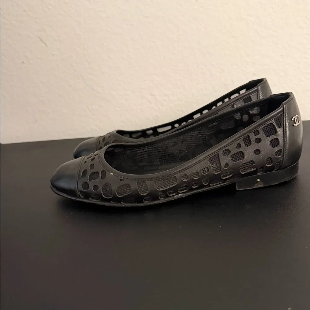 Chanel Black Leather and Mesh Ballet Flats Leather Cap Toe CC Logo 36.5